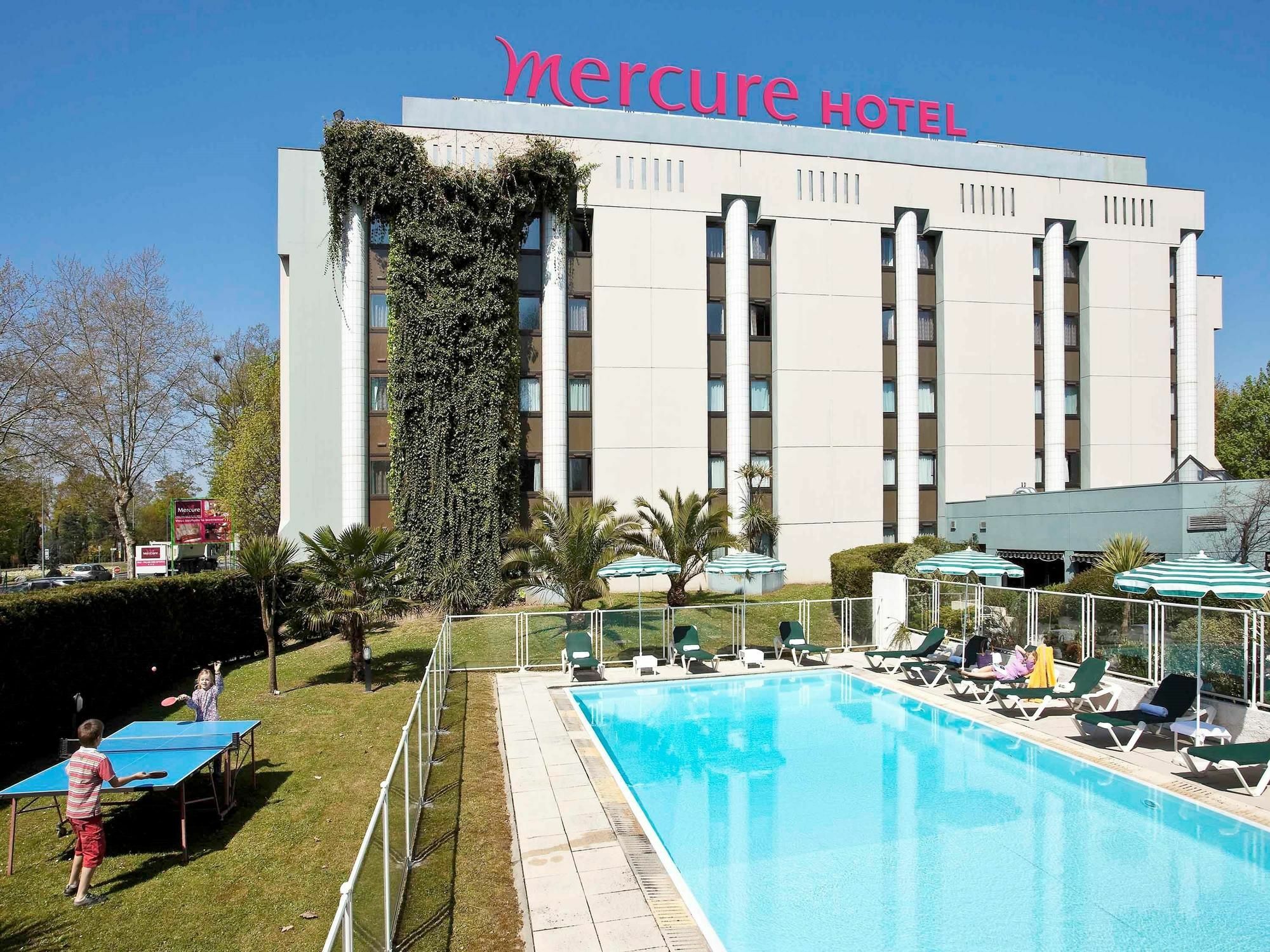 Hotel Mercure Pau Palais Des Sports Esterno foto